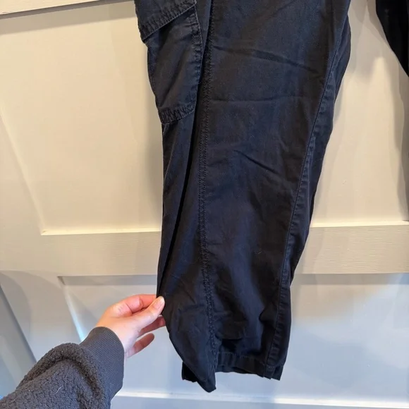 Sonoma Women’s Black Cargo Pants - Picture 3 of 8